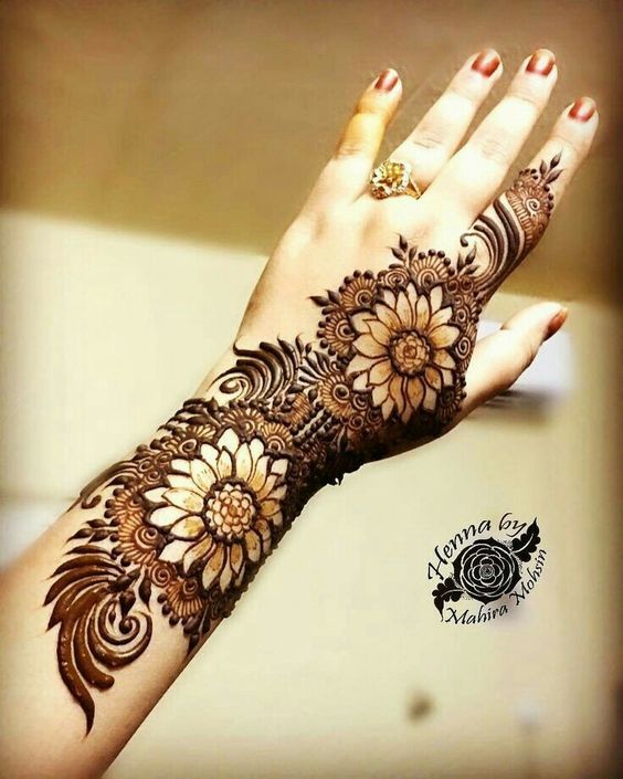 12 Stunning Henna Hand Designs For The Muslim Or Northern Bride